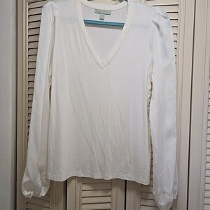 Elegant White V-Neck Long Sleeve Top